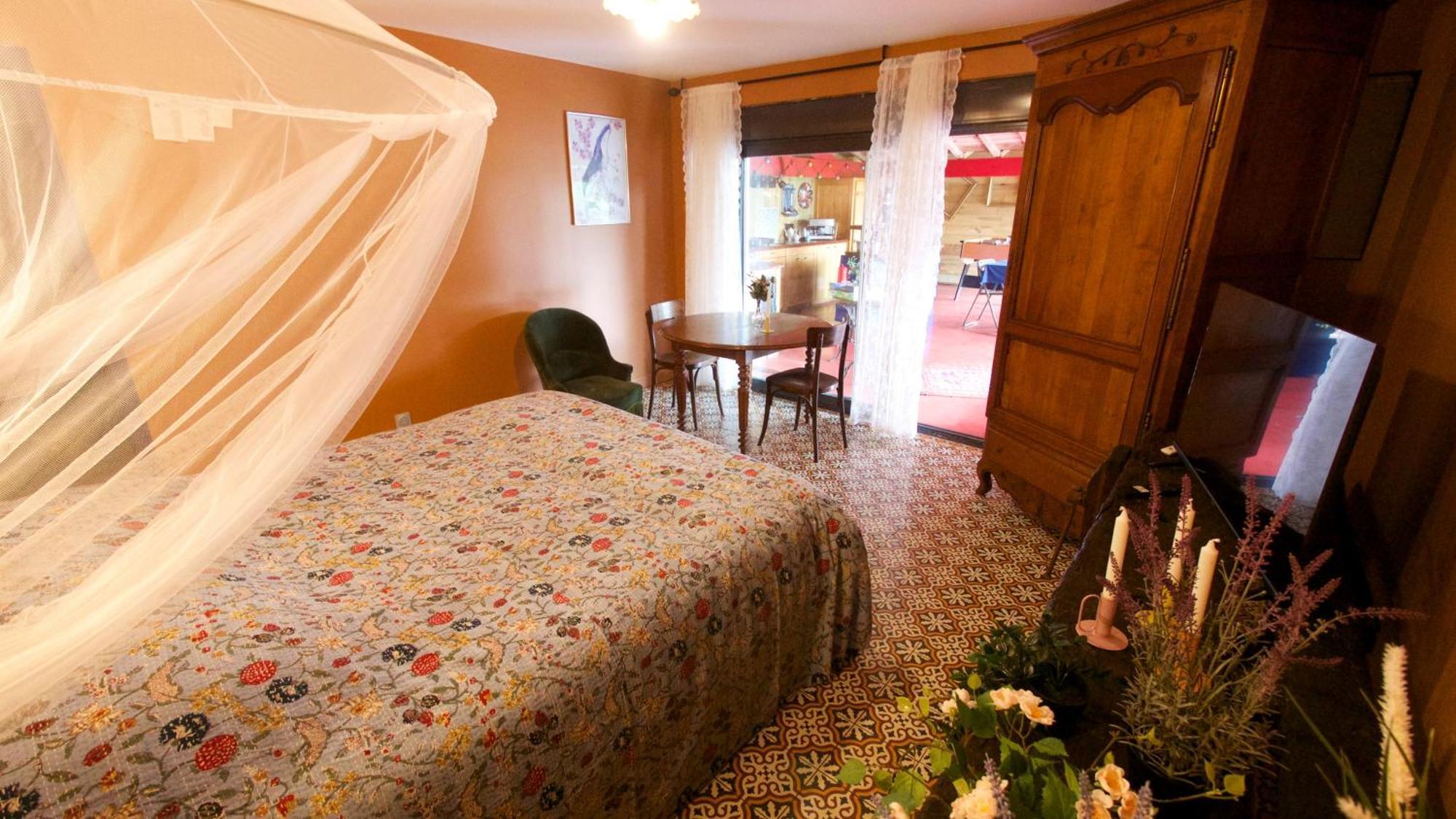Les Jardins D'Ispahan Prignac-et-Marcamps Exteriör bild