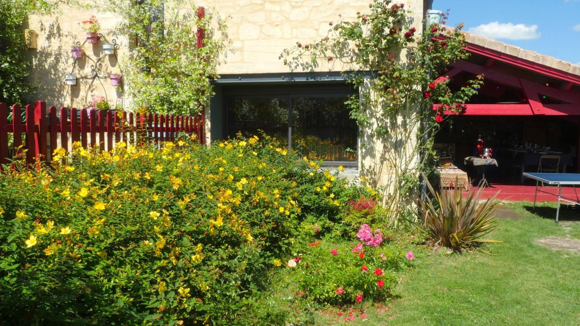 Les Jardins D'Ispahan Prignac-et-Marcamps Exteriör bild